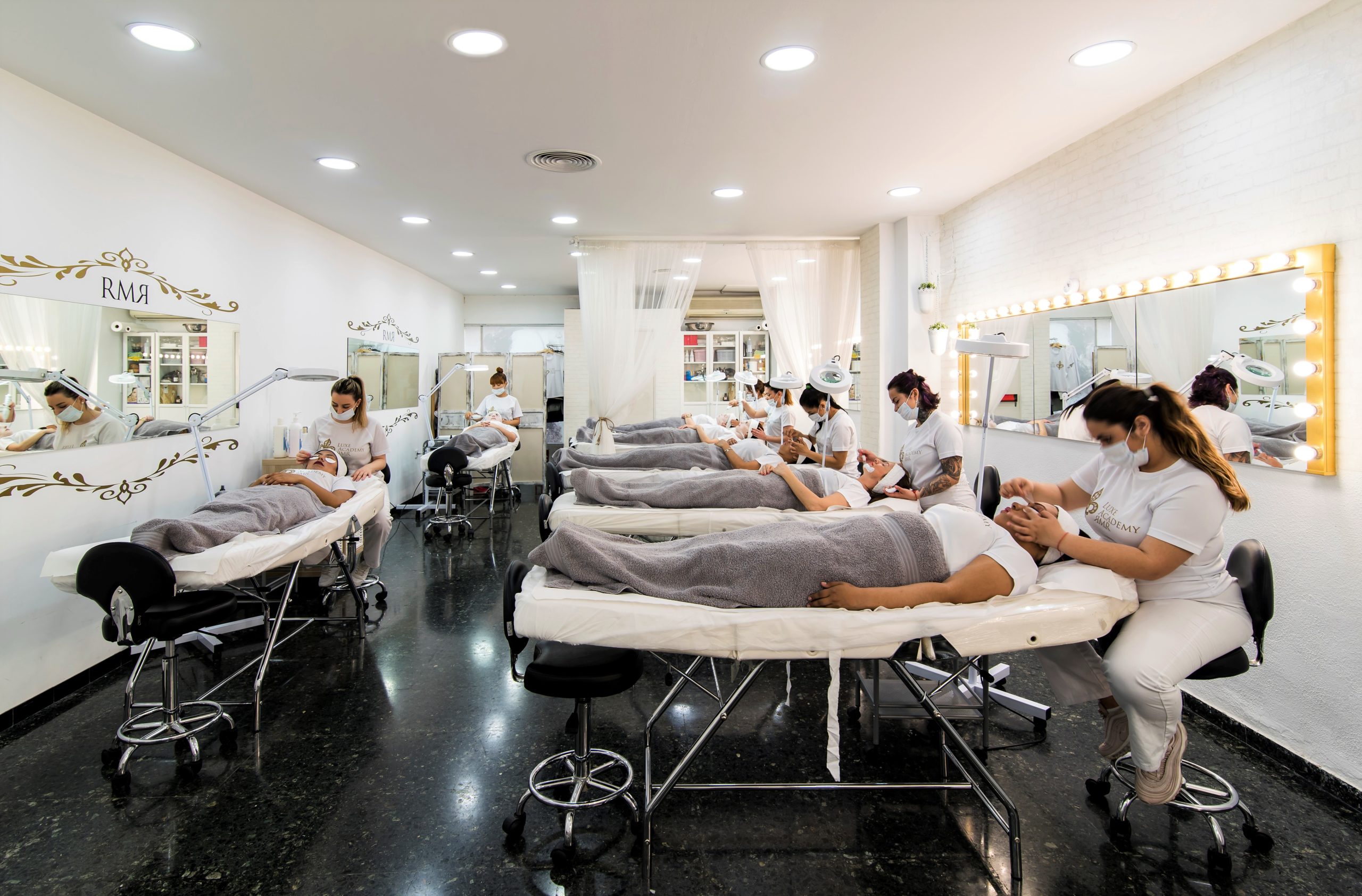 escuelas de maquillaje en valencia
