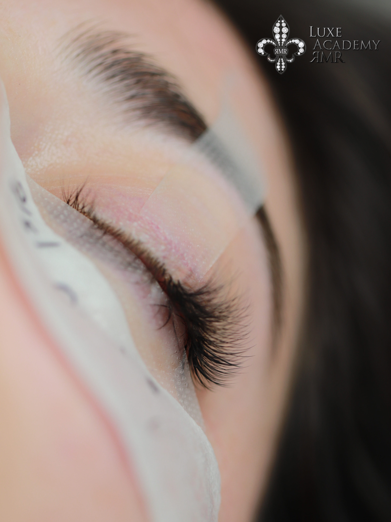 Curso de extensión de pestañas en Valencia de Luxe Academy.