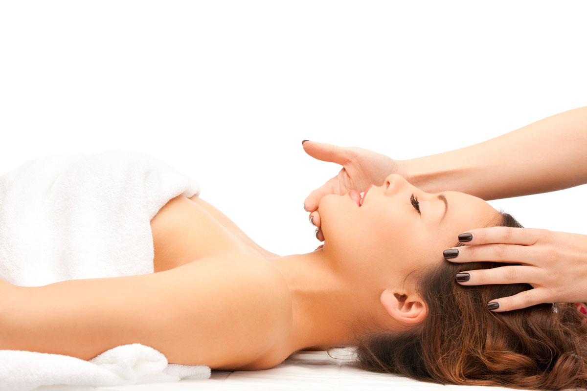 Curso de estética en Valencia de Luxe Academy.
